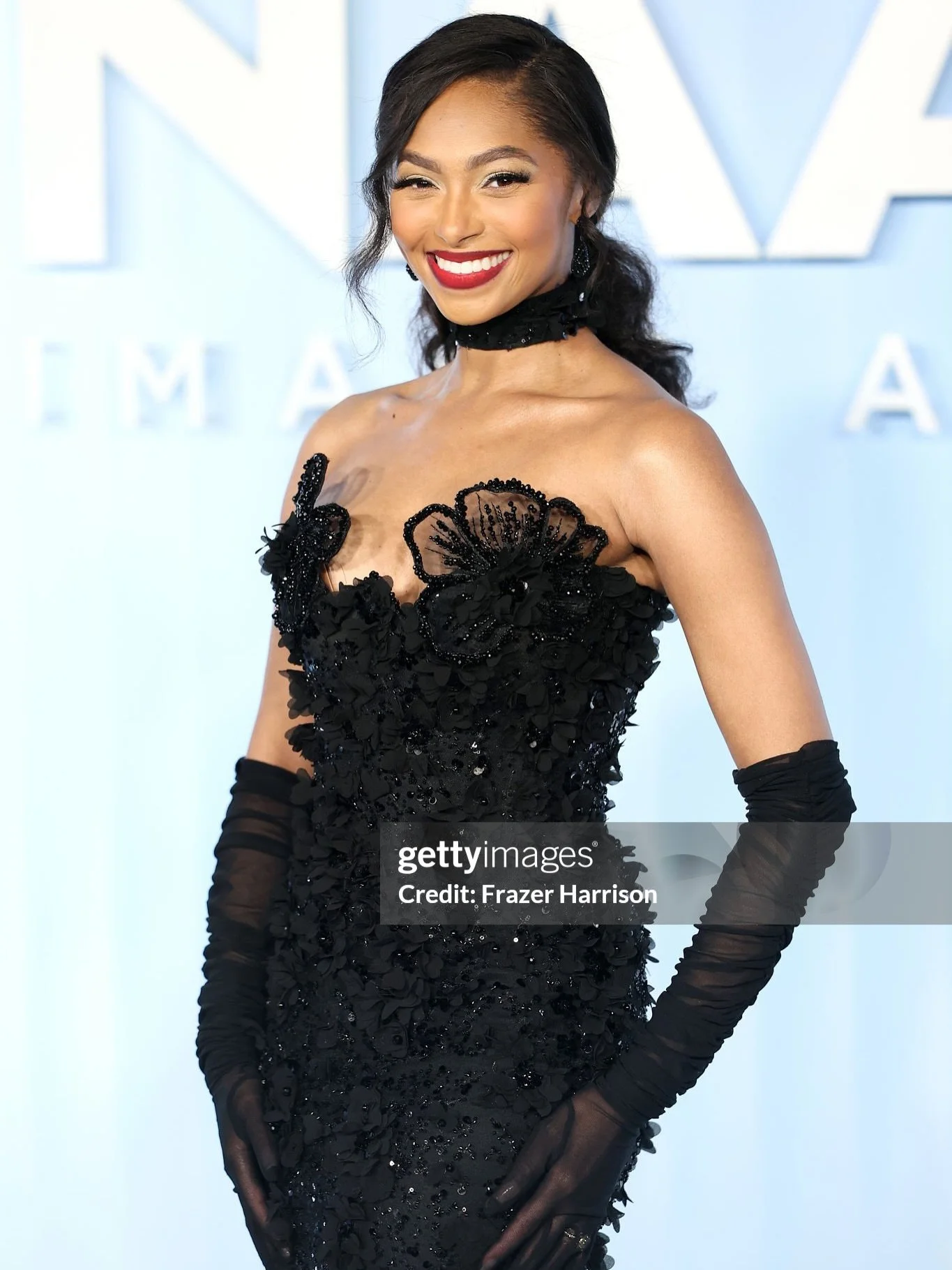 Still on a high from Day 2 of the NAACP Image Award Weekend 💙 this night included t-stancing with an old friend, dancing with my castmates, selfies with my man, and ogling at the sheer radiance and beauty of so many black artists I look up to. How d