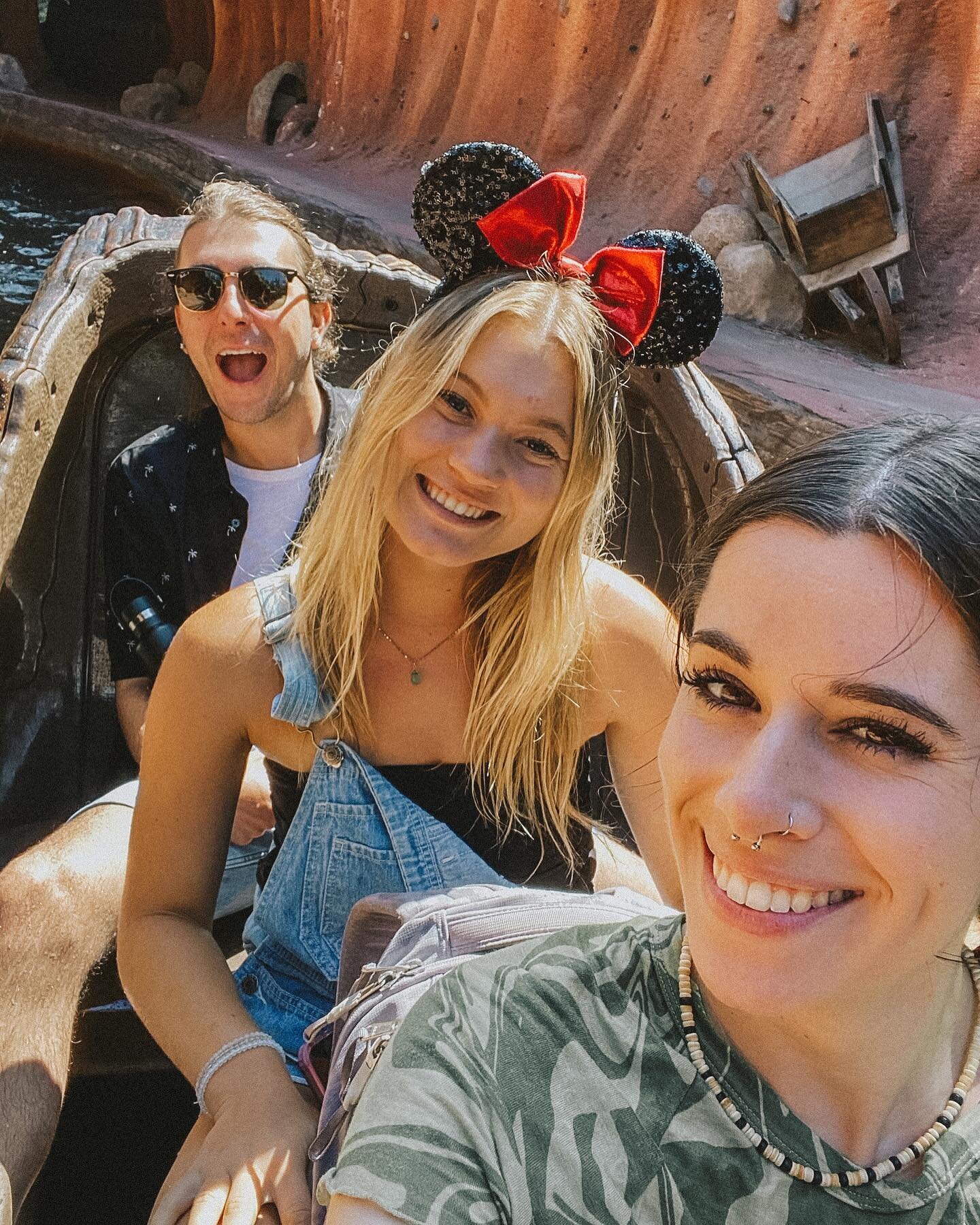 summertime = more disneytime ☀️

Such a joy taking this past week off to spend some time at the Happiest Place on Earth with @_jennabowers_ and @kenziepeay