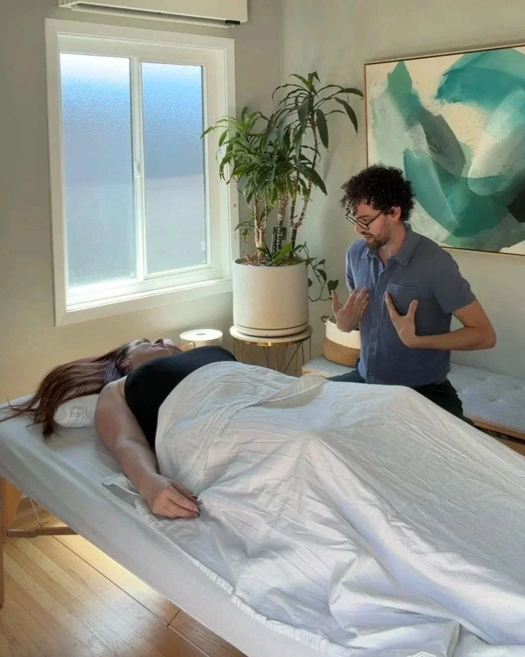 How Is the Rolf Method of Structural Integration Different Than Massage?