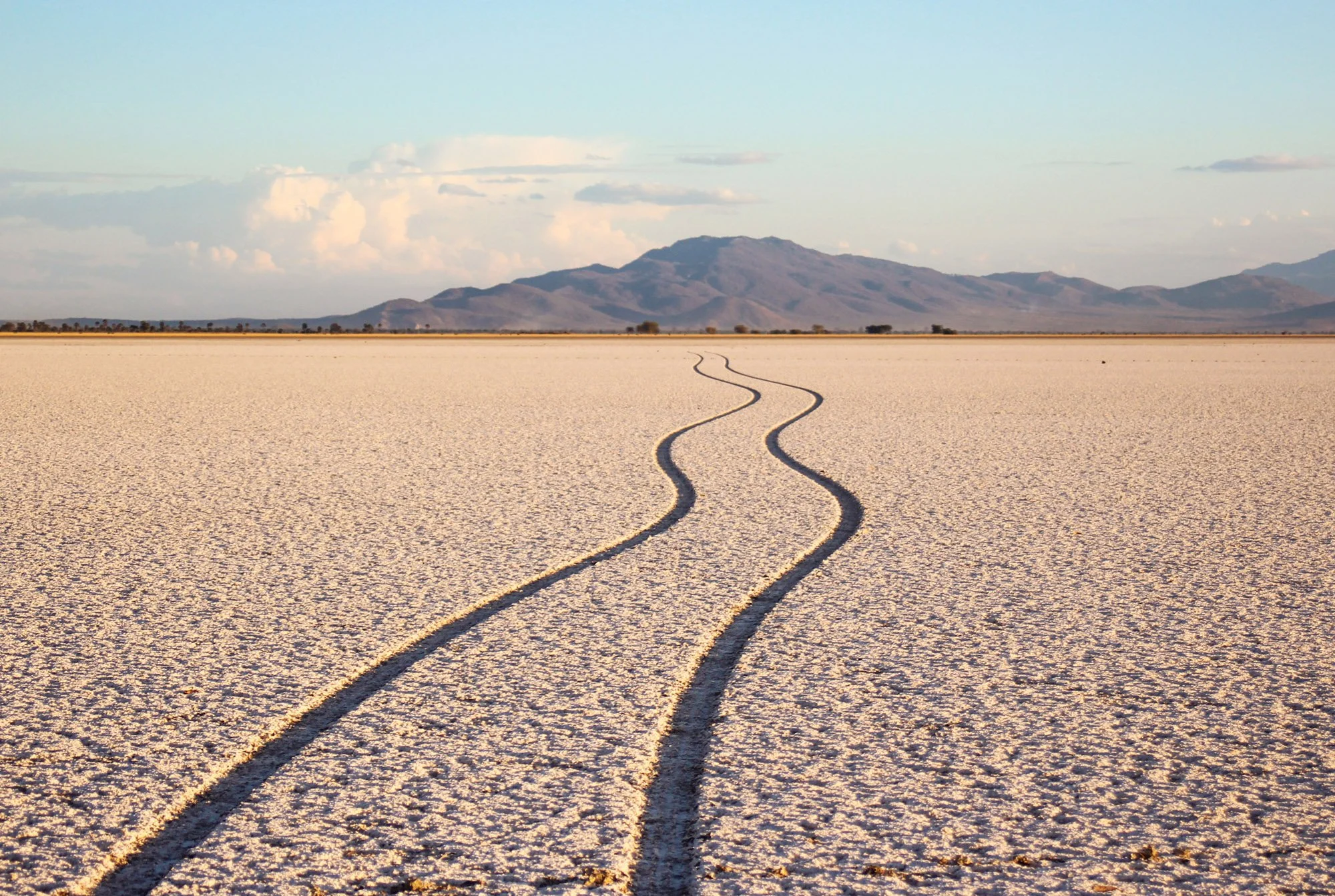 Chem-Chem-Lodge-Safari-Tanzania-Experience-Drive-Lake-Manyara-Mountains.jpg