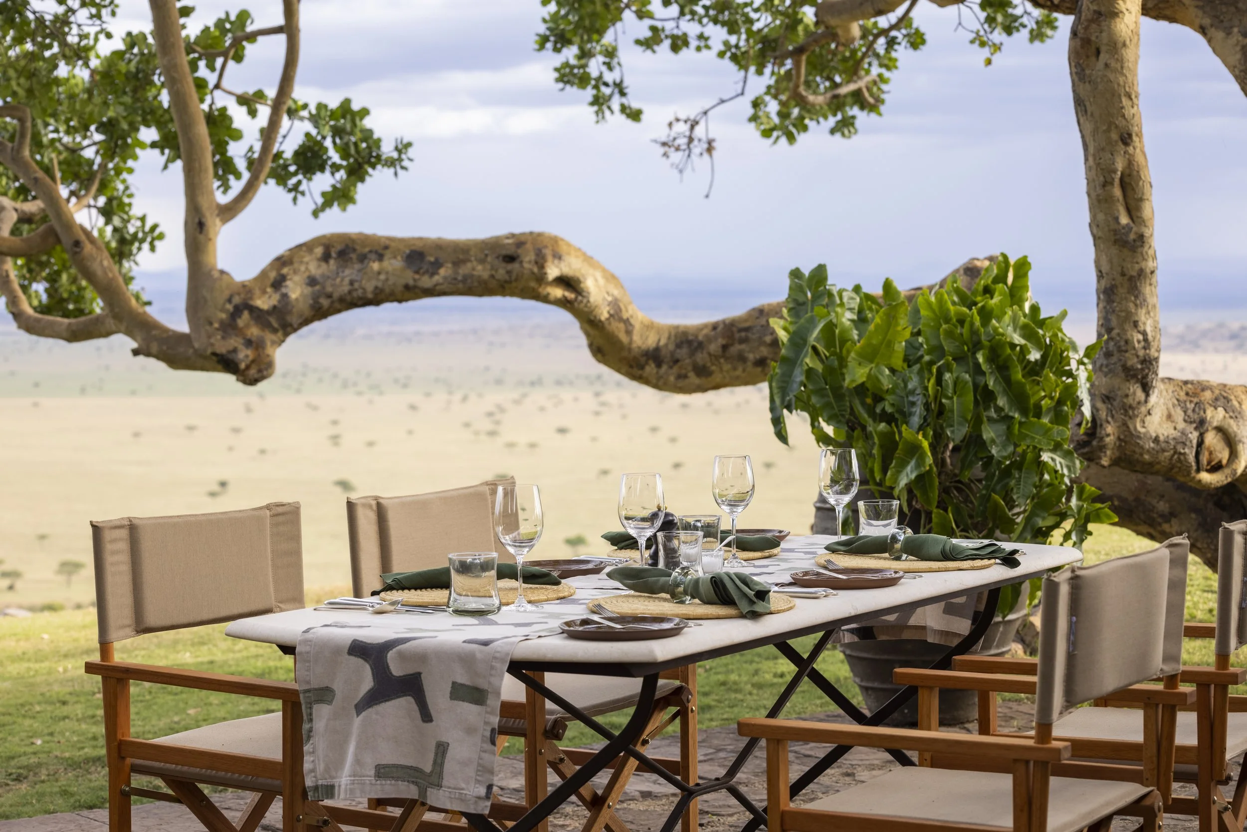 Singita Sasakwa Lodge_Outdoor Dining_Peter Jackson.jpg