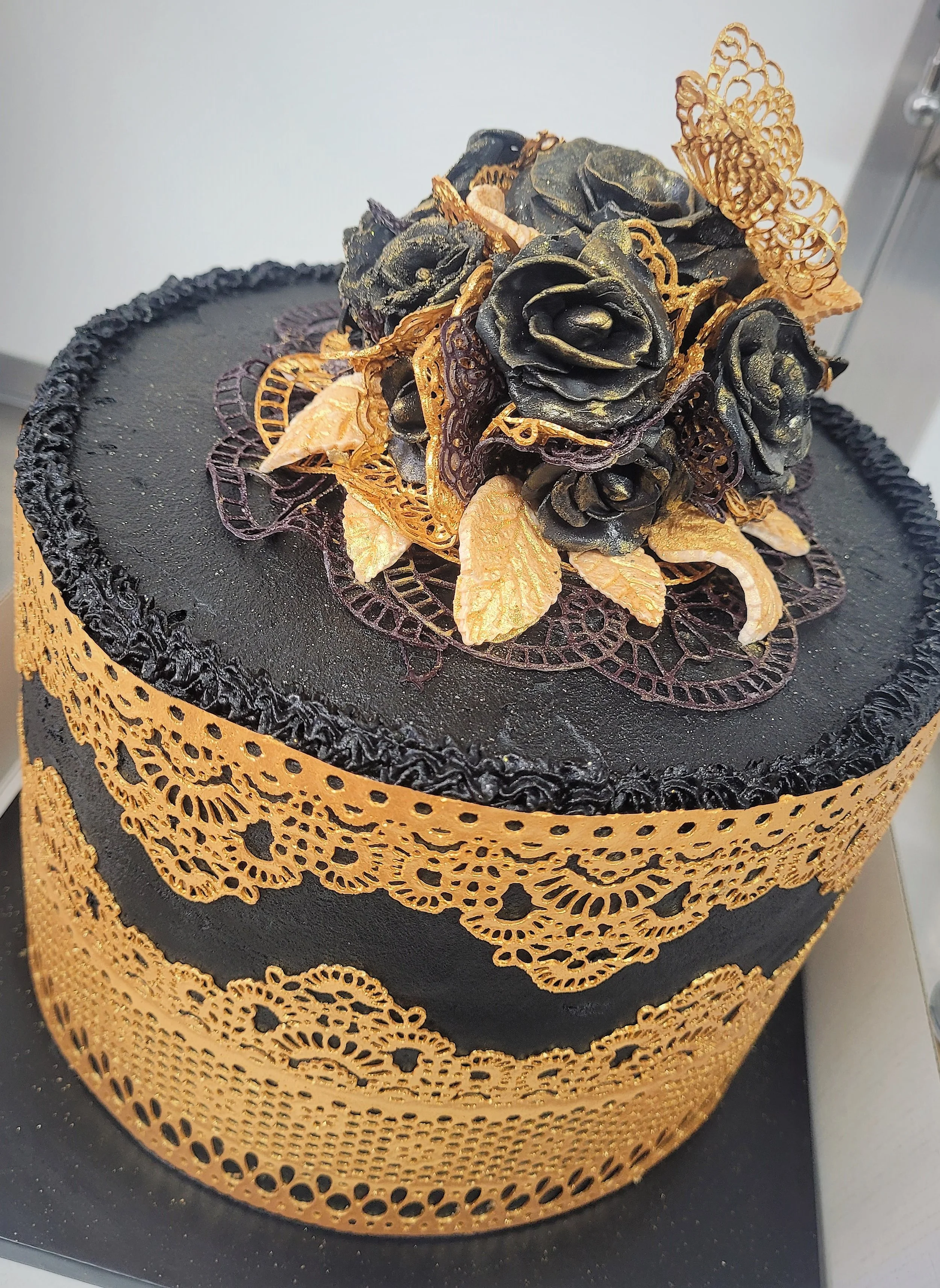 black and gold lace cake.jpg