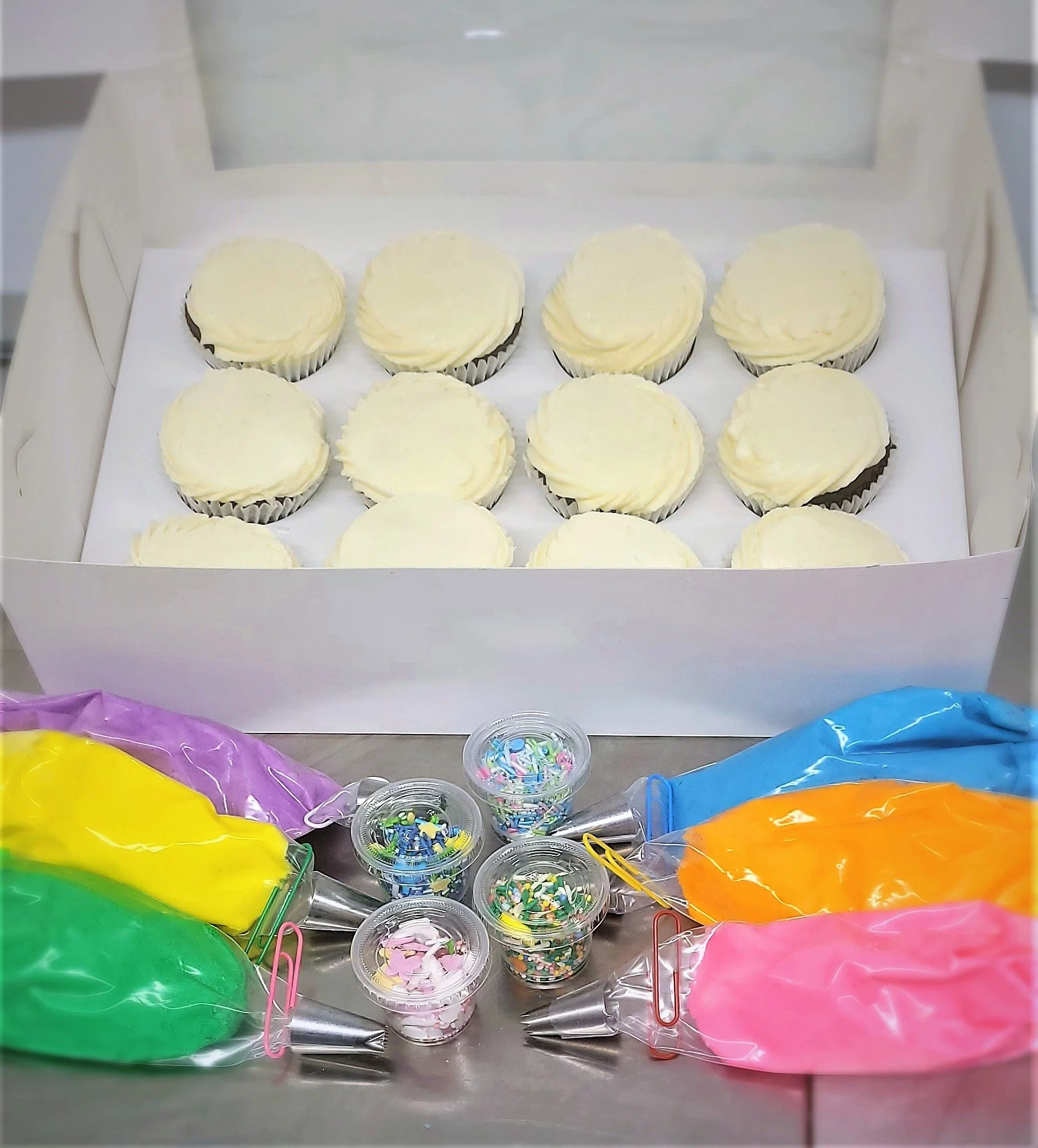 cupcake kit lg.jpg