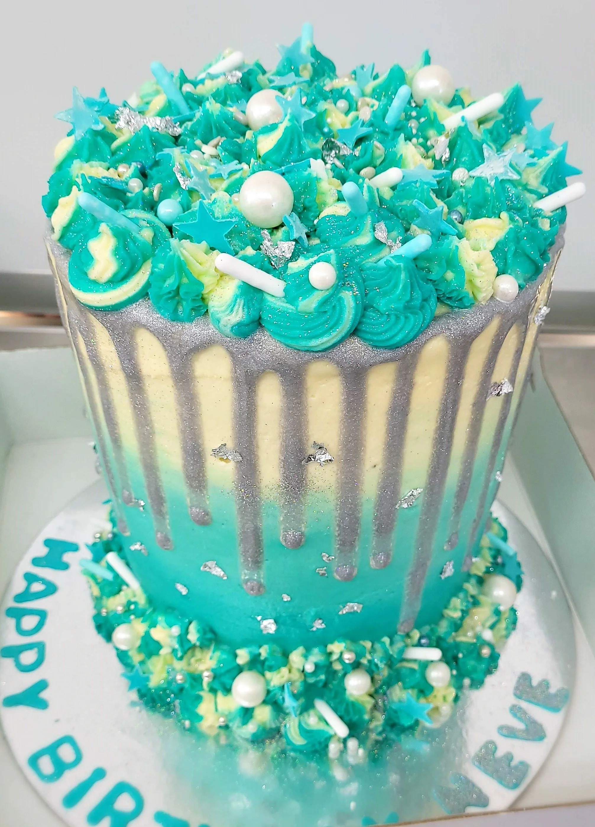 tall teal cake.jpg
