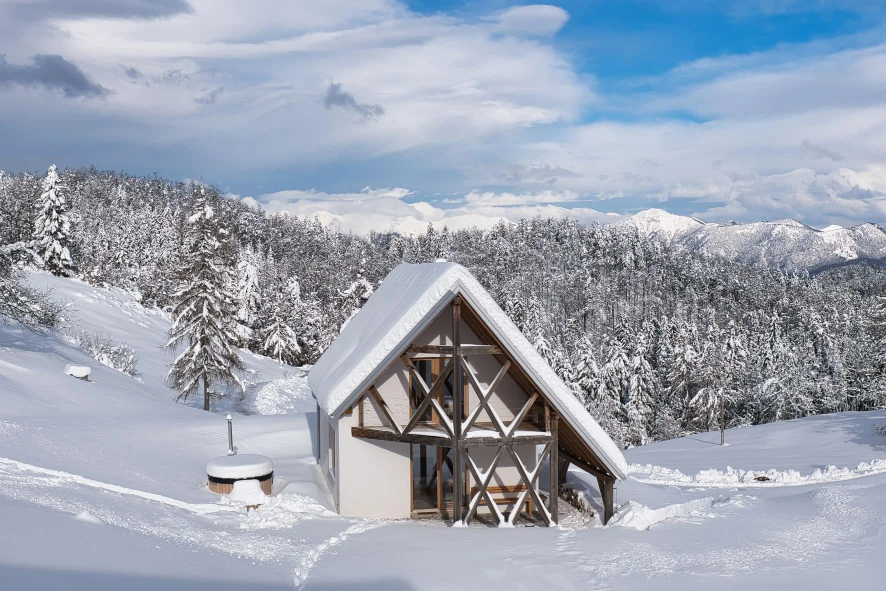 Hiška na Griču snow.jpeg