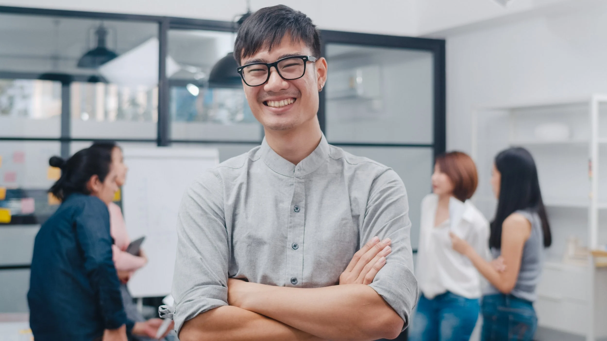 How to Build Junior Employee Confidence Through Workplace Wellness Programs