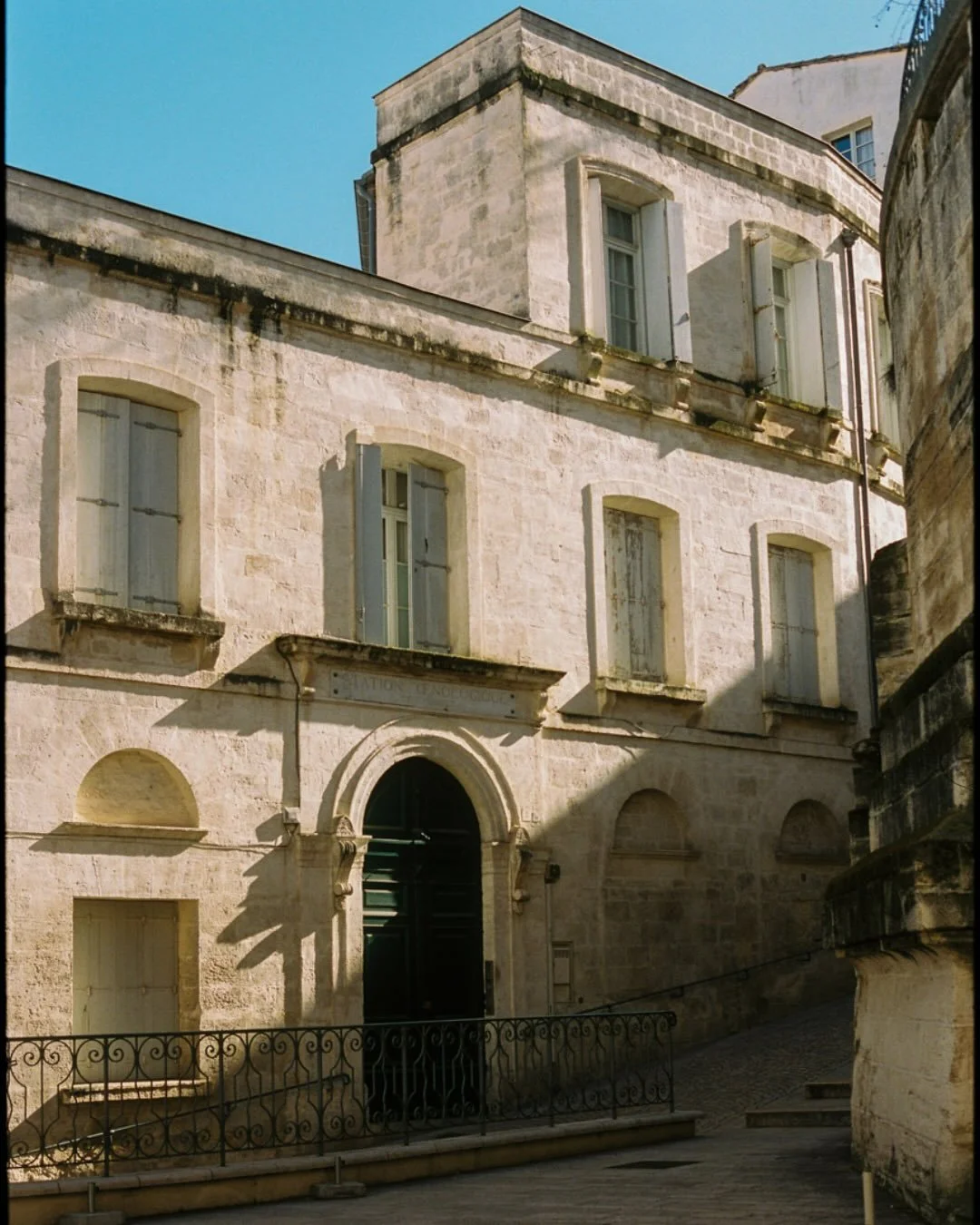 Film postcards from early spring days in the south of France. Quiet streets, perfect food, blue skies, beauty everywhere you look. Can&rsquo;t wait to be back in less than a month to start the wedding season. 

(Bottom image of me in the second slide