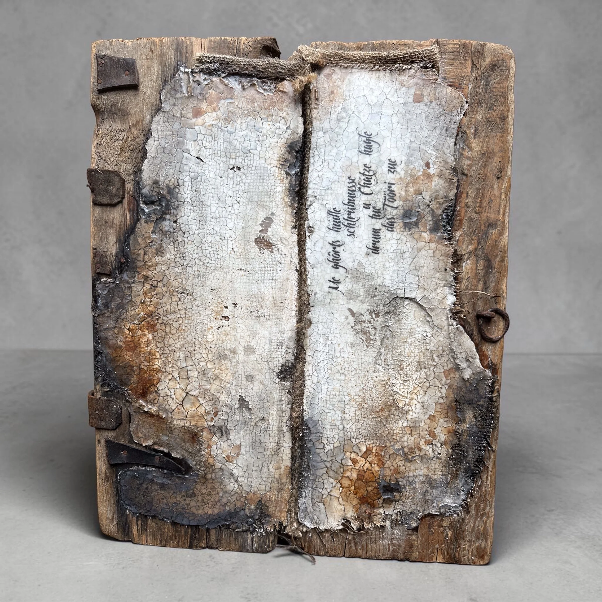 "DS TÖÖRI" - Mixed-Media-Enkaustik auf antikem Holz - 56 x 45 cm - Preis auf Anfrage