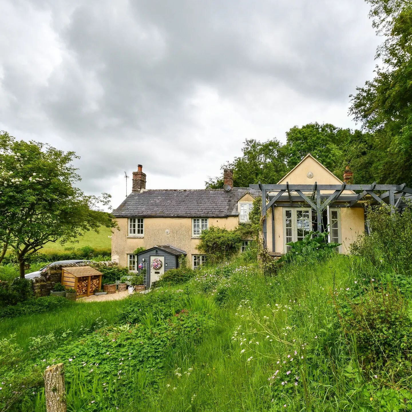 This week we're developing concept design ideas for renovations to this delightful  cottage near Burford. The house has several level changes which follow the natural topography of the site, making it an exciting challenge to reconfigure the living s