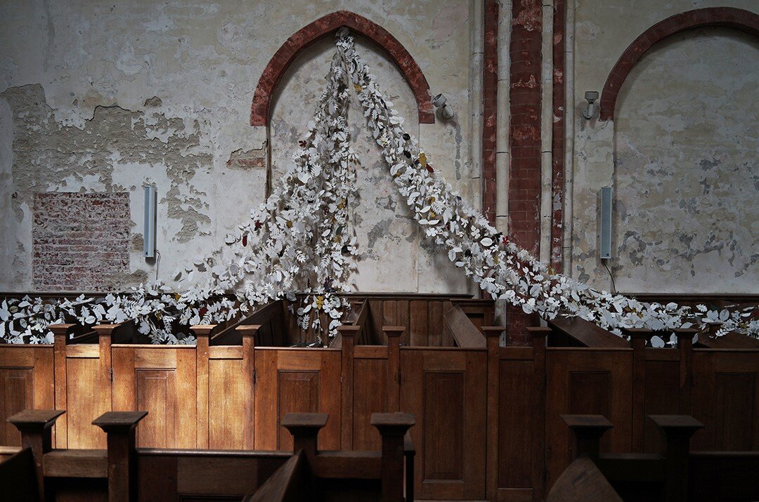 We love this artwork by Ina Fekken, made with our laser cutter from large stacks of paper. You can admire it during #feestvandegeest2022 at the Noordbroek Church from 26 May - 6 June. 

Paintings on the church's walls and vaulted ceilings inspired th