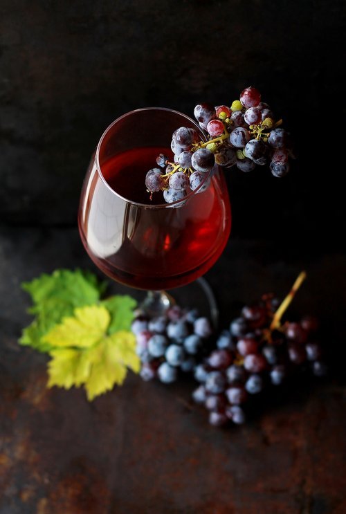 Glass rose crete wine.jpg