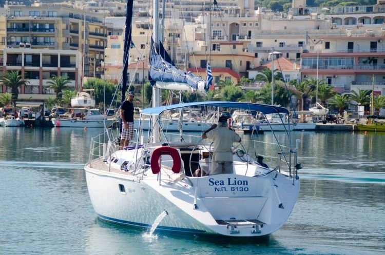 sailing_boat_rethymno.jpg