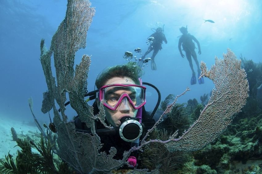 diving-south-crete-woman.jpg