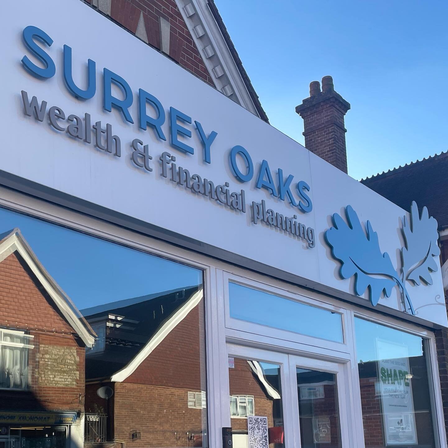 Finally got to visit Surrey Oaks Wealth Management today to take a look at their new signage in situ! Exterior signage included this main sign with graphics on stand out locators and frosted window vinyl. Also an LED advertising frame which looks fan