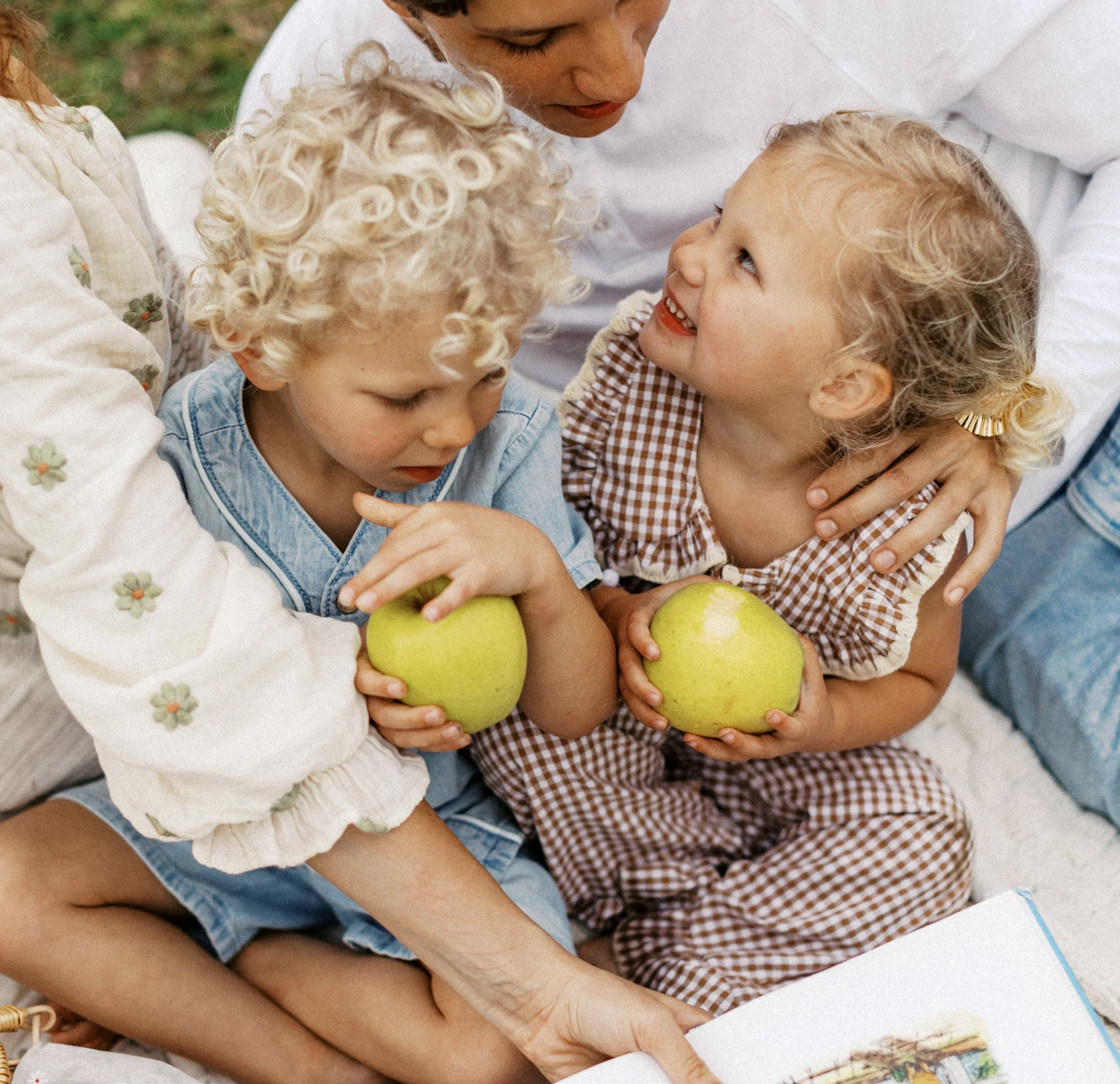 Romantic+Alabama+Kite+Family+Photos+Film+Inspo (115 of 430).jpg