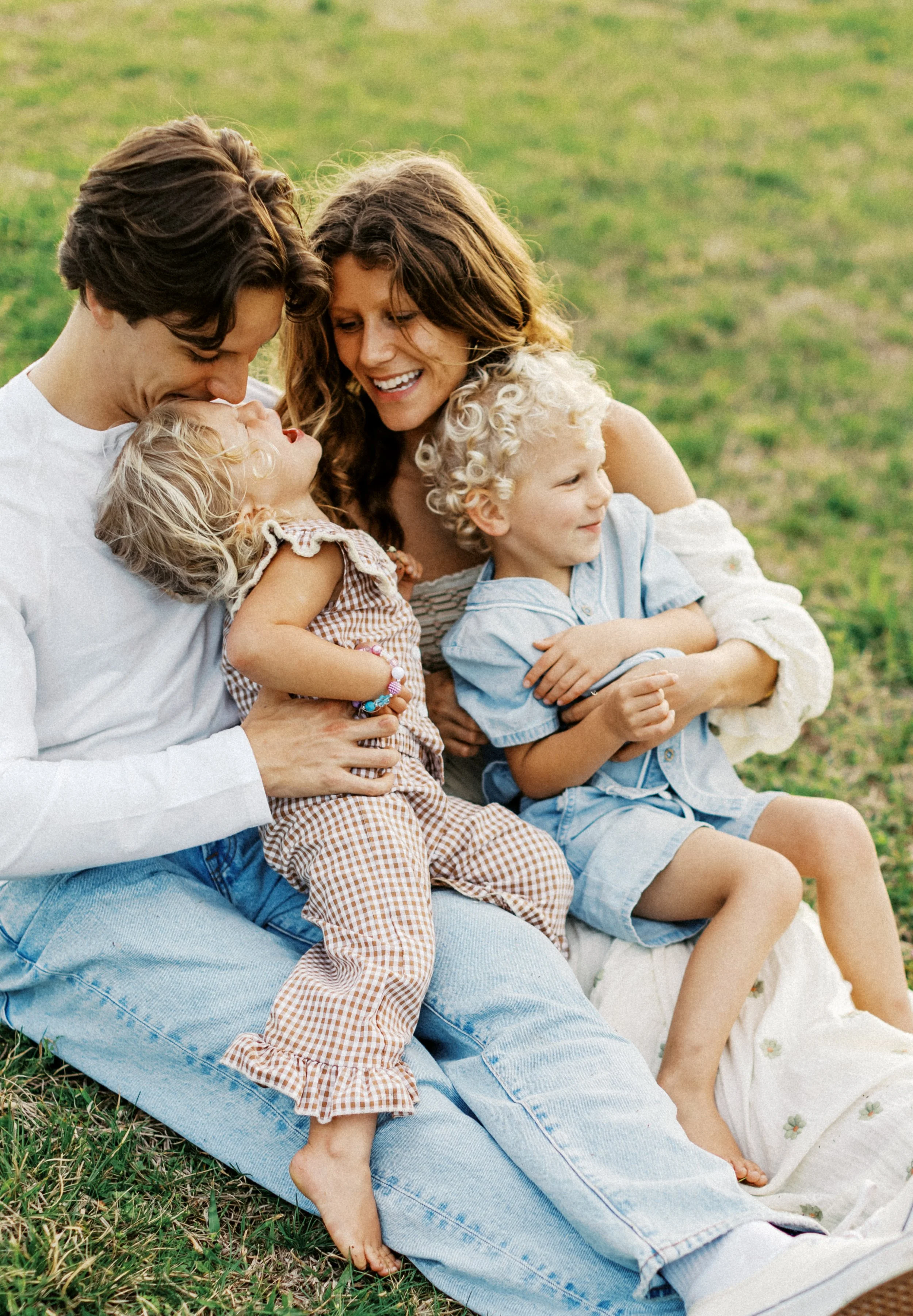 Romantic+Alabama+Kite+Family+Photos+Film+Inspo (354 of 430).jpg