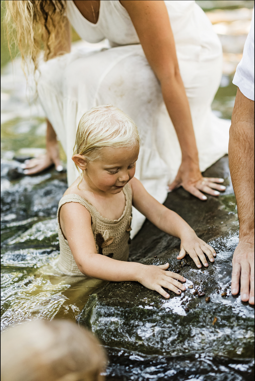 creek clothesline nostaglia family photography spring photos