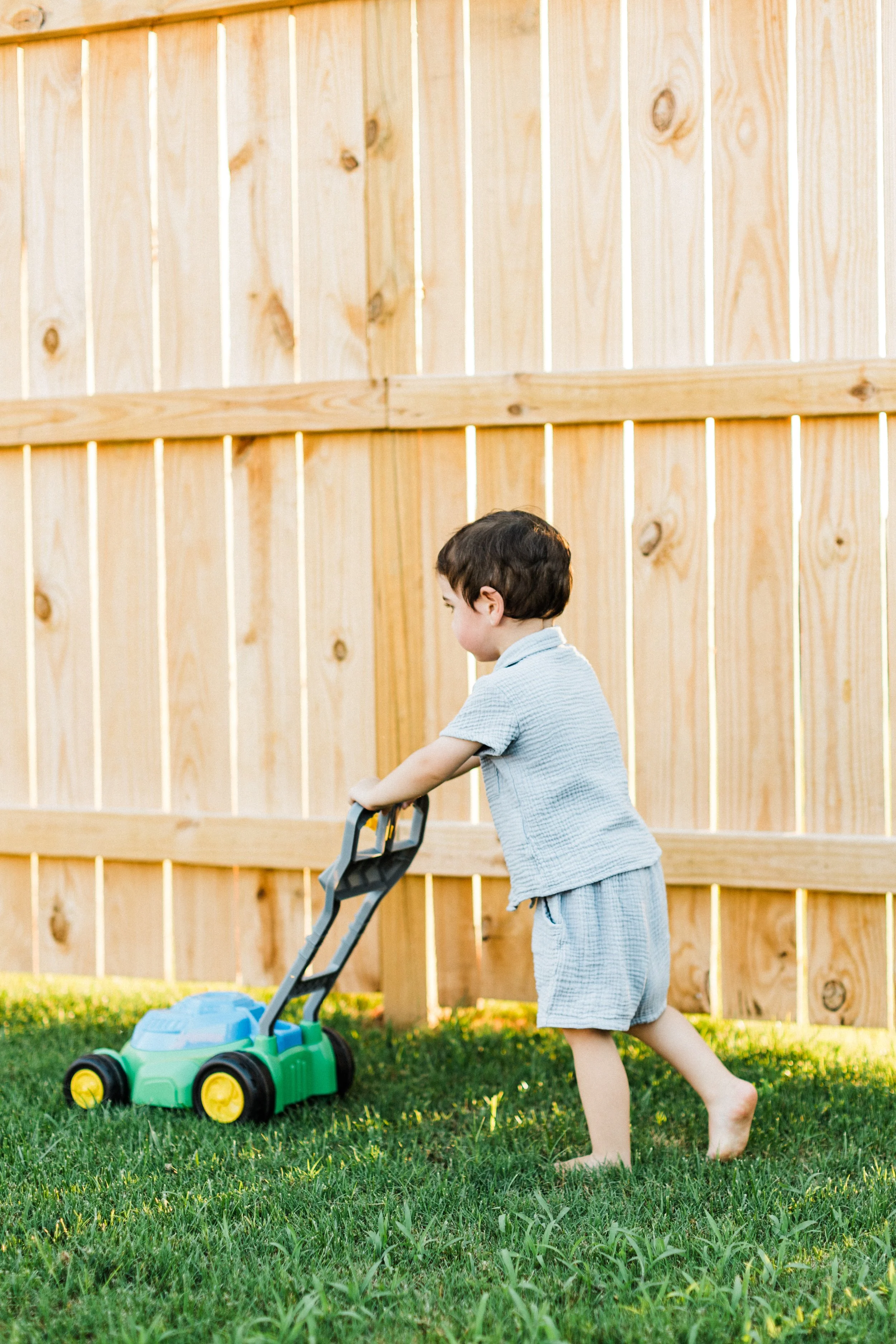 front yard documentary family lifestyle photographer alabama