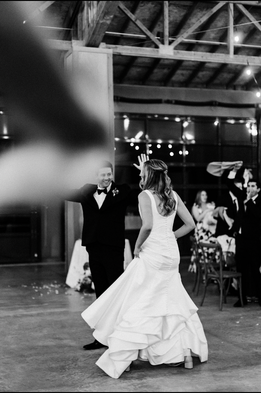 california+wedding+nostalgia+lifestyle+bride+groom+dancing