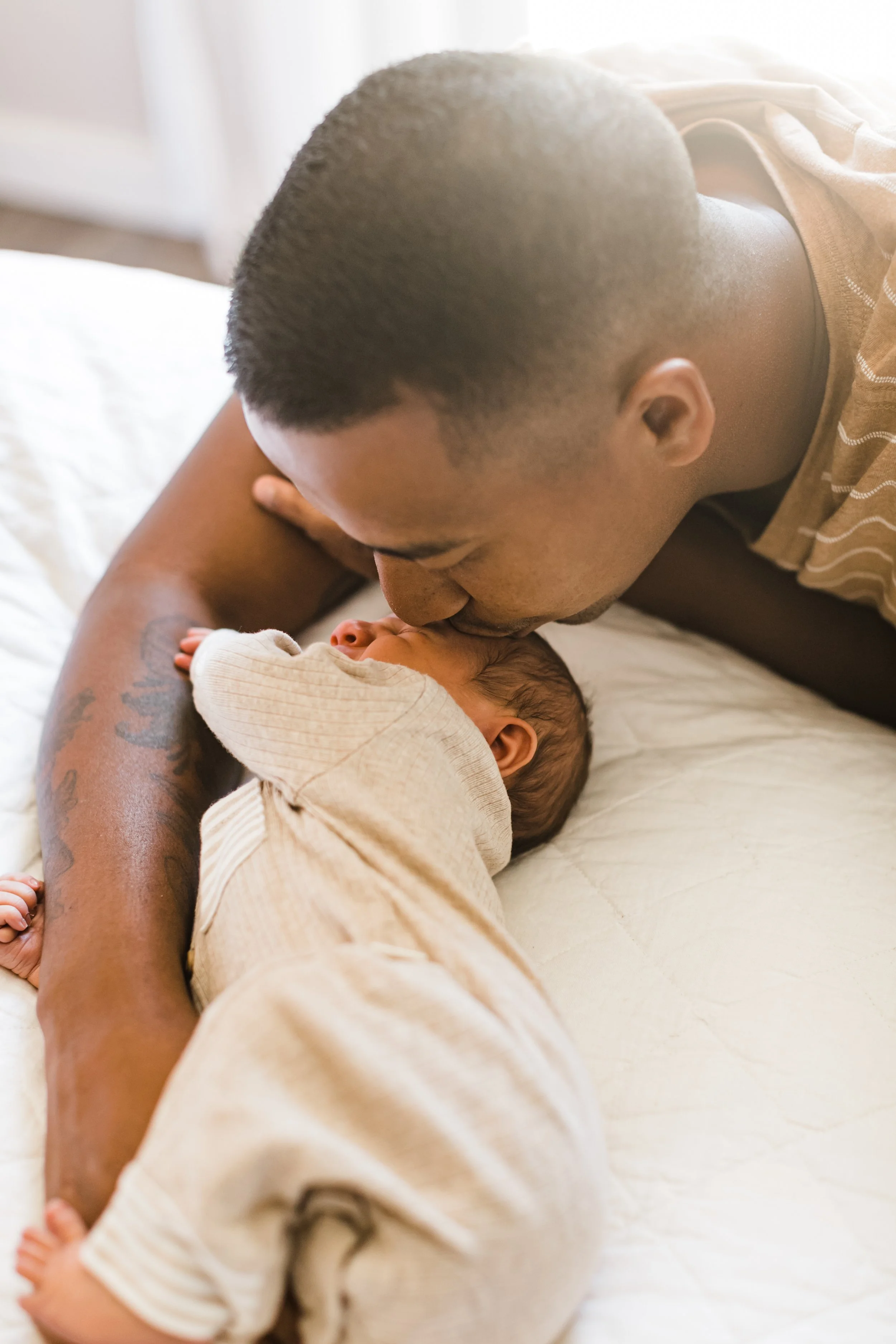 dad+newborn+at+home+lifestyle+film+newbornphotography
