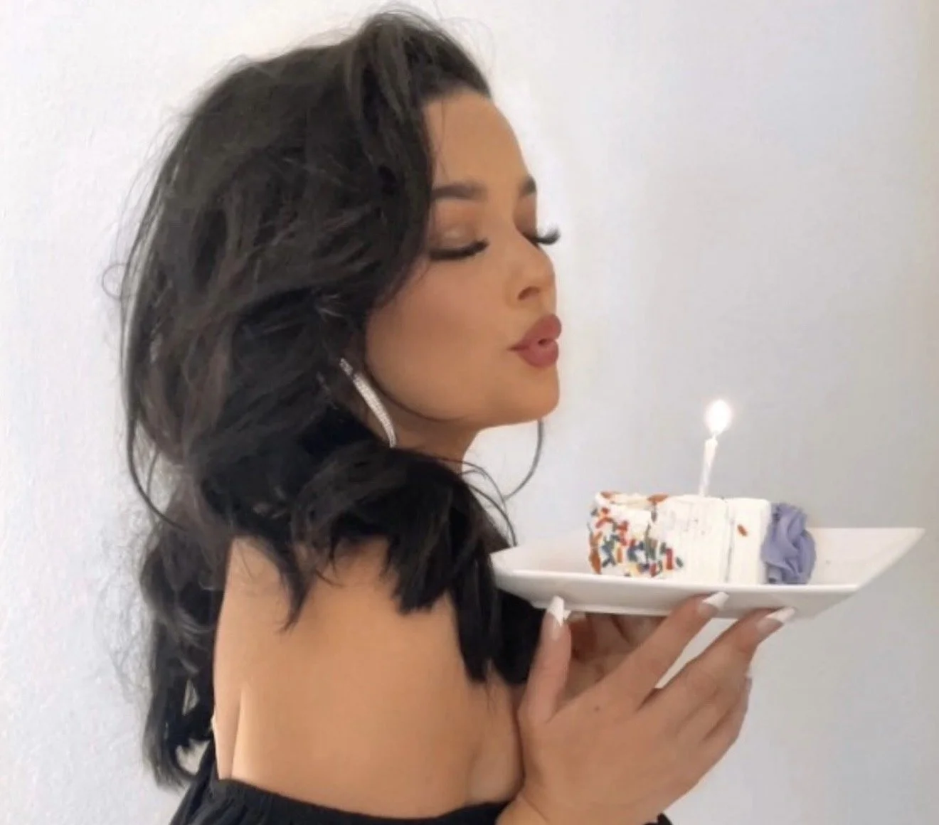 I love cake — but not on the face. How to fix + prevent cakey makeup