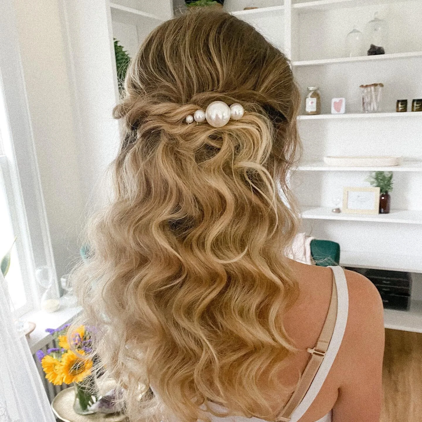BRIDAL TRIALS 🫶🏼

.
.

KEYWORDS: bridal trial, bride to be, soft glam waves, pearls, 2023, bride