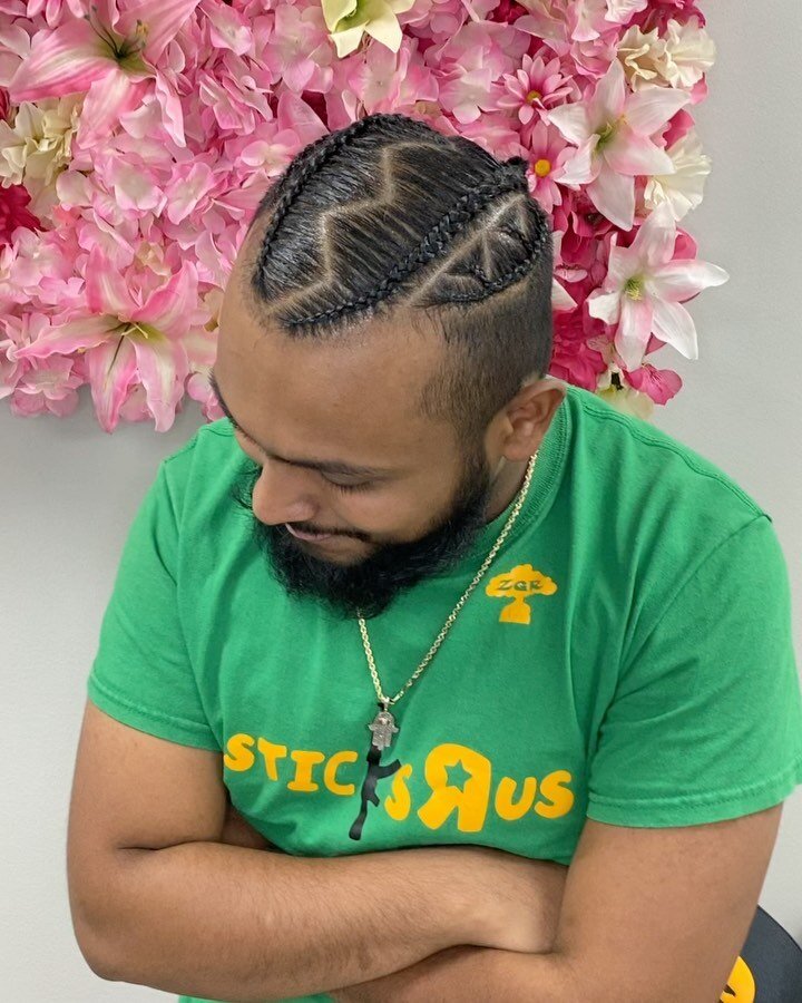 I absolutely LOVE what I do! Making you look good makes me feel AMAZING! 🙏🏽

🗣 SEPTEMBER BOOKS ARE FILLING FAST! 

Book &ldquo;Men&rsquo;s Braids&rdquo; for this look!
LINK IN BIO ➡️ @cymonejeansbeauty 

#gwinnettstylist #gwinnettbraids #gwinnettb