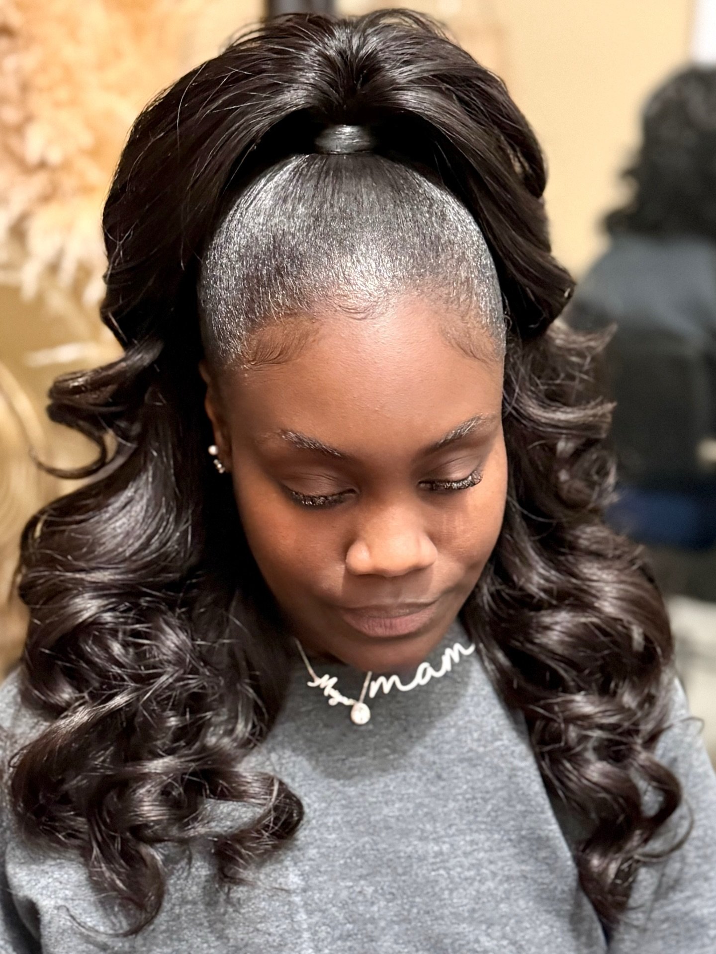 Half Up/Half Down Sew In, no glue. Versatile and protective, giving my client the option to come back to refresh her ponytail, add Fulani braids, or even tape ins and layers for a natural and fun look. ✨

WWW.CYMONEJEANSBEAUTY.COM 🤍