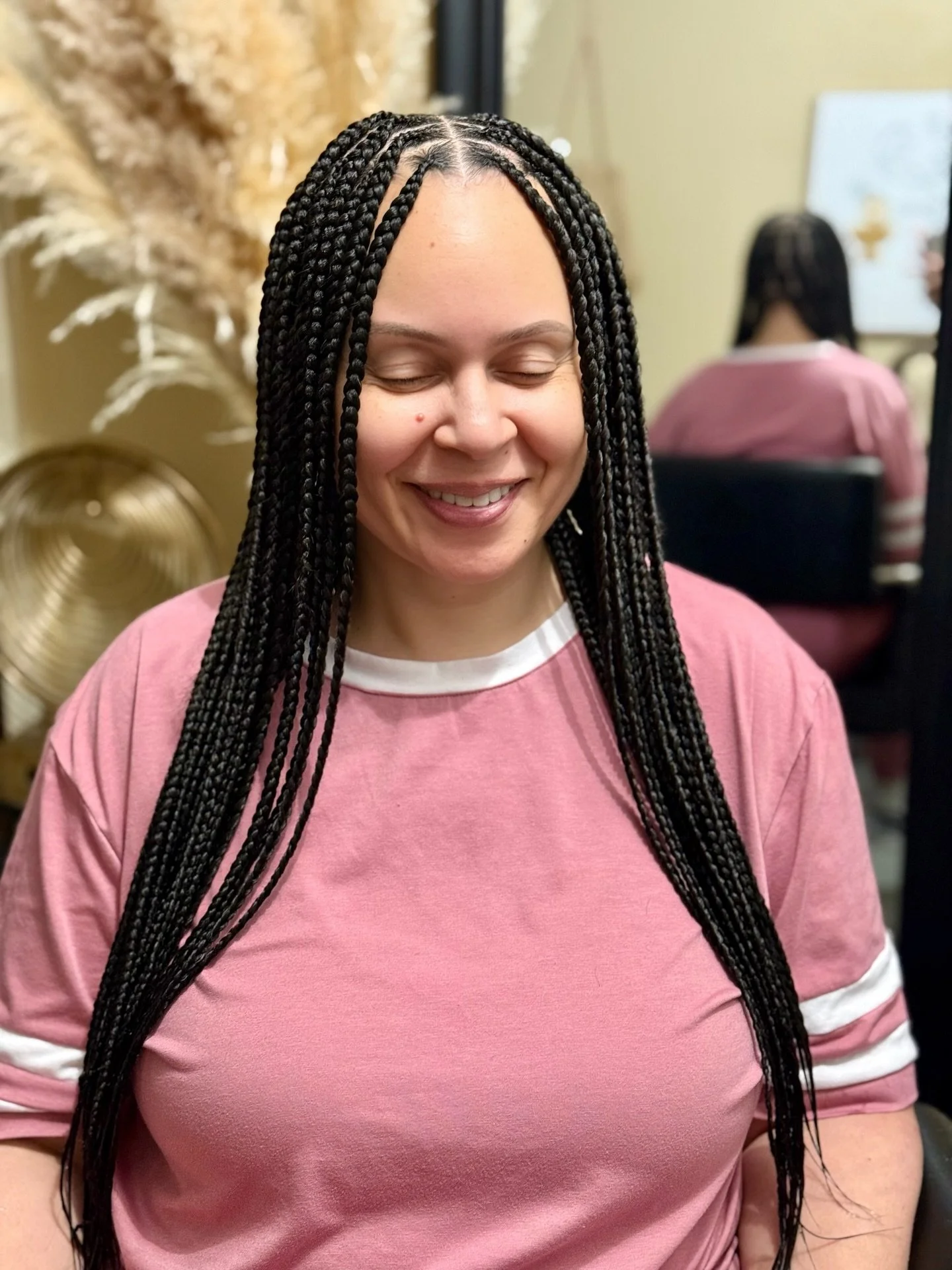Clean, lightweight knotless braids completed in just 4 hours. Quality, comfort, and efficiency every time. Limited appointments available, book while spots last 💇🏽&zwj;♀️✨

👉🏽www.cymonejeansbeauty.com

#BraseltonBraids
#BraseltonHairstylist
#Gwin