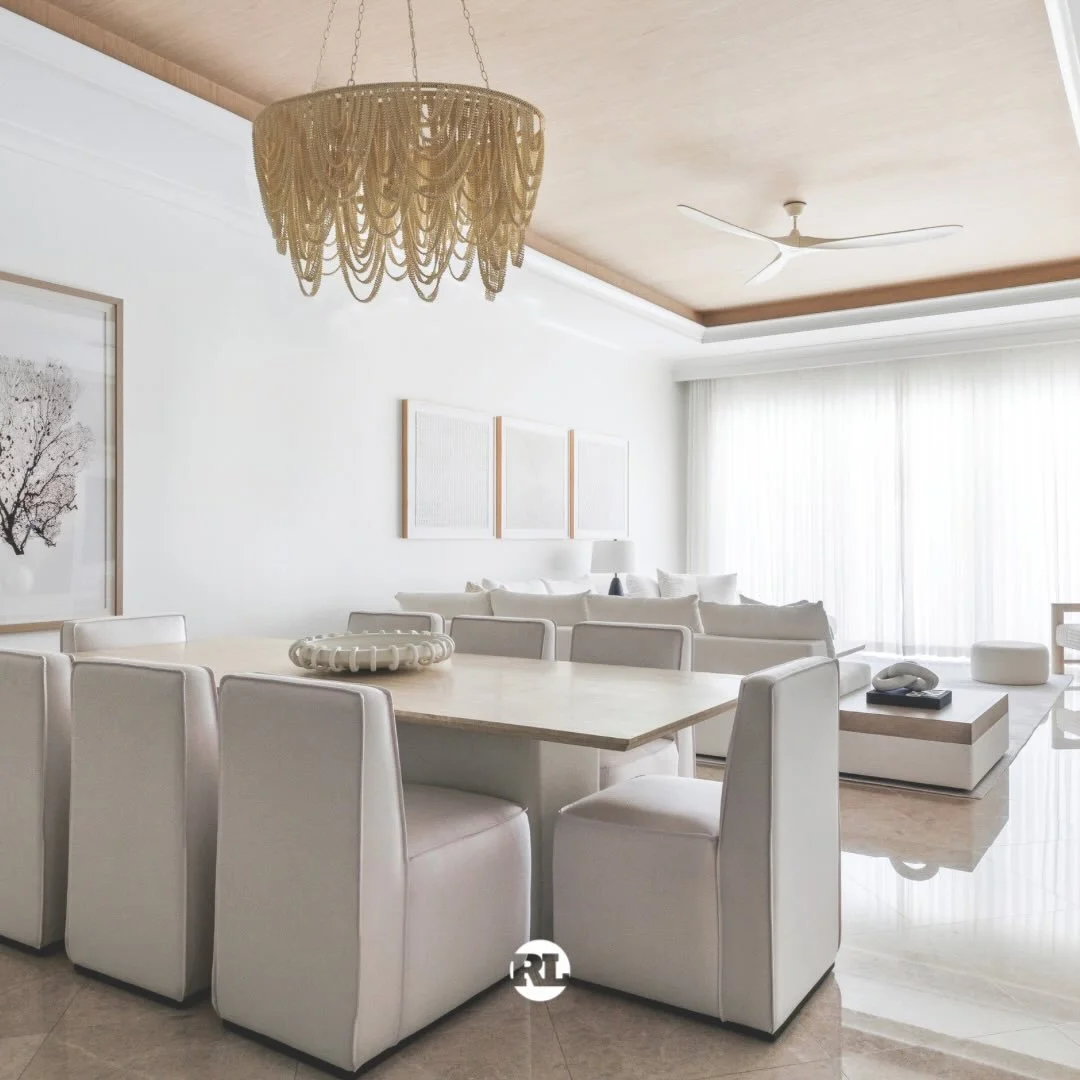 🤍 COASTAL CALM AT LUXURY SIMPLIFIED

While the first impression is one of light, harmony and cohesion, a closer look reveals a nuanced palette of creams, warm beiges, soft greys and the occasional black accent that adds definition and depth.

Layere