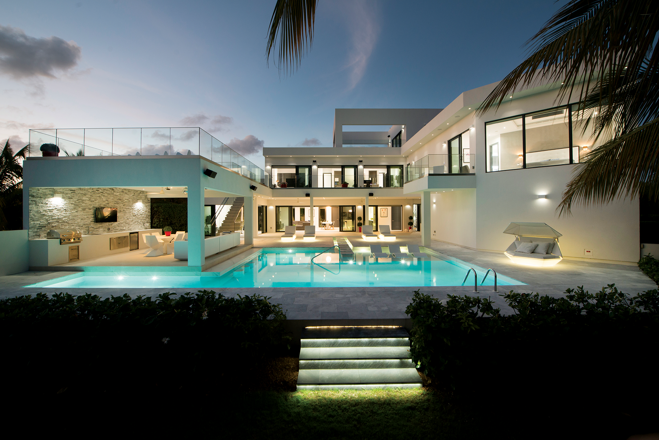 robert-towell-cayman-real-life-04.png