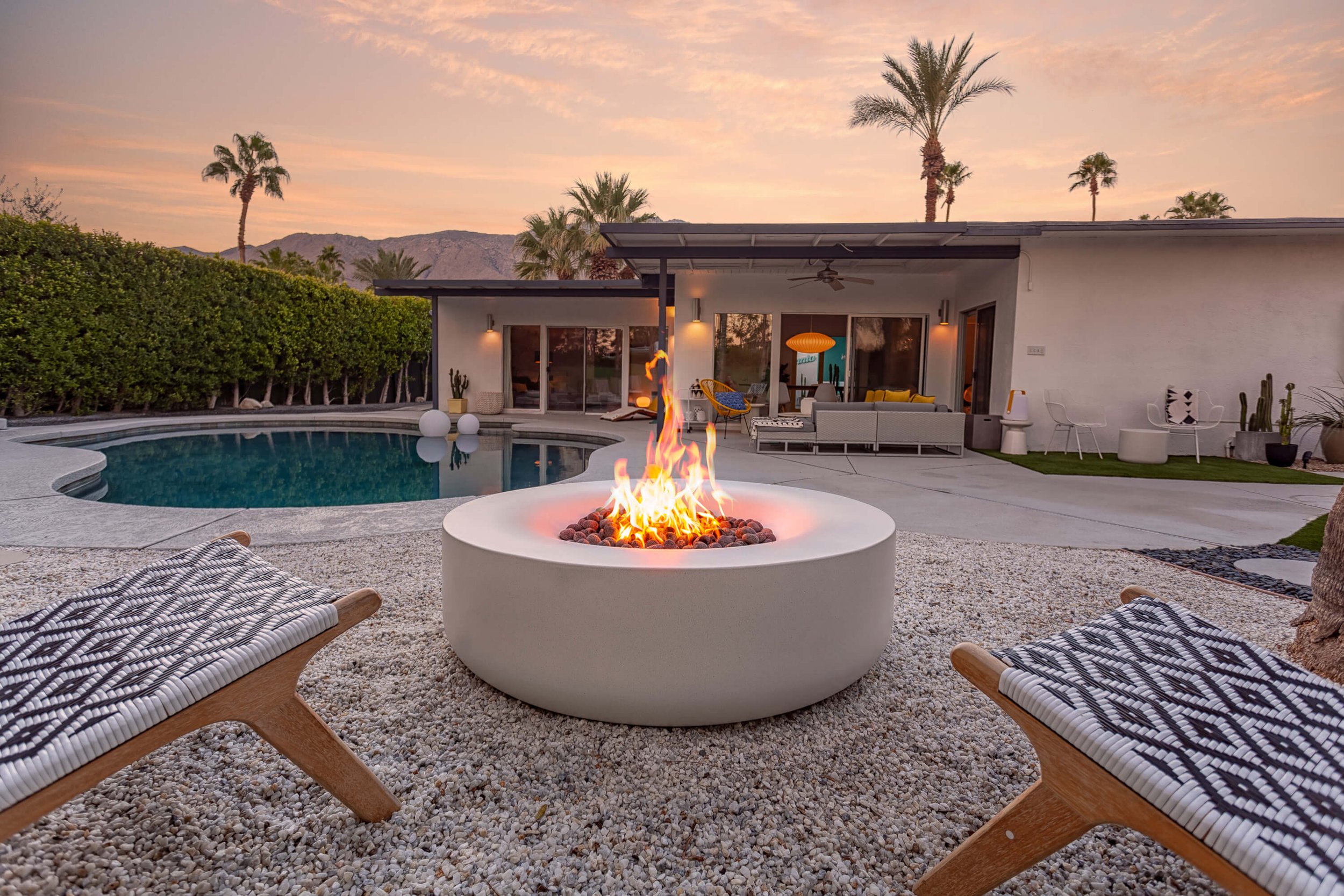 AURA 48 | IVORY | ROLLED LAVA | PALM SPRINGS, CA