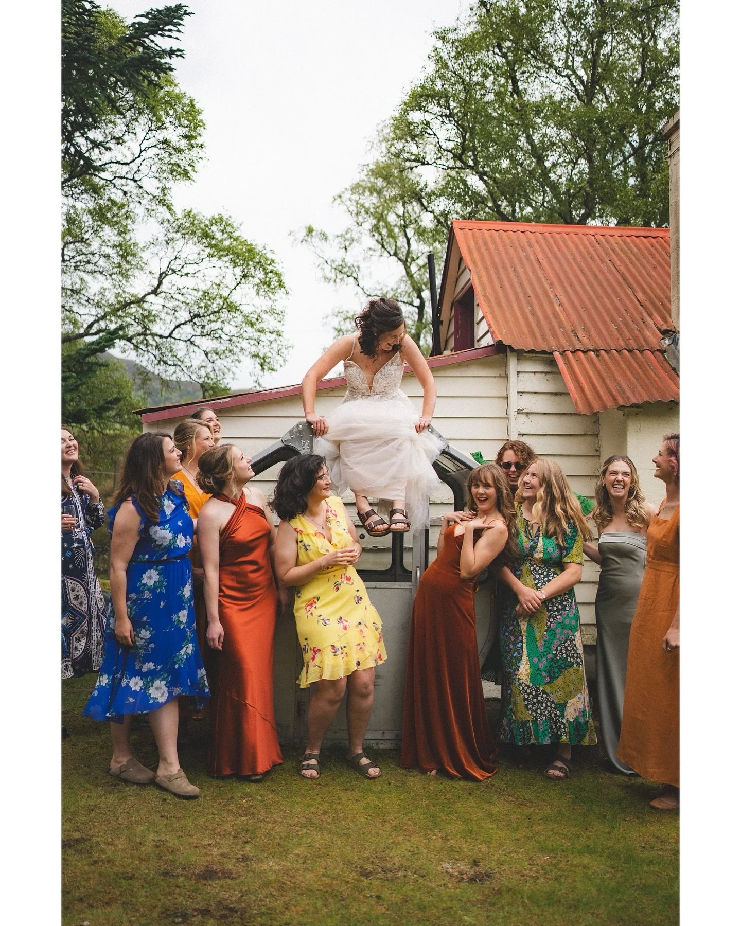 The happiest of days celebrating with Paige & Scott 🎉😊 
A quick trip up to Braemar for the weekend and plenty of catching up with Outdoorsy pals 😄 Paige & Scott put together an incredible day, making it their own with lots of personal touc