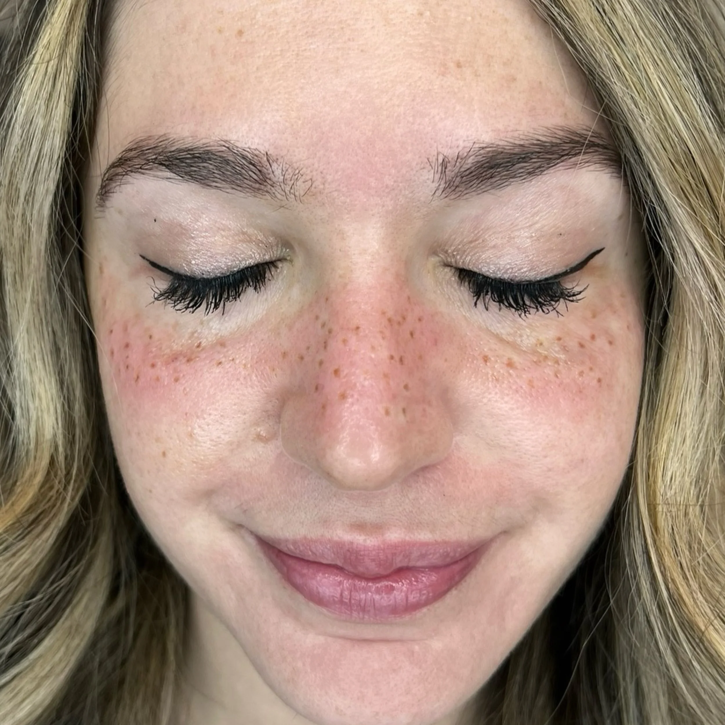 Facetune_03-03-2025-18-53-30.jpg