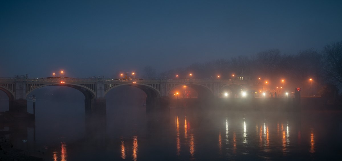 Richmond Lock, Night Fog.JPG