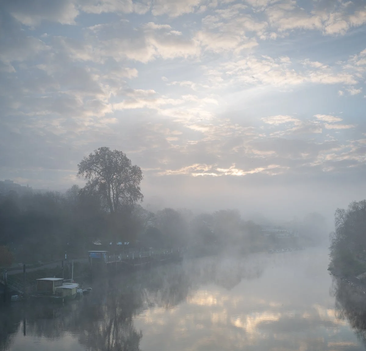Sunrise in Fog, Richmond Bridge.JPG