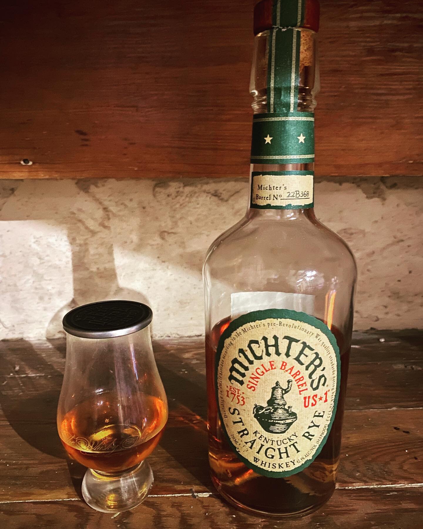 Hey guys let&rsquo;s use this Sunday Deep Dive to get into a rye whiskey.  I have been trying to get into rye for a while now and have found some cool bottles and drams. Tonite we dive into Michters Single Barrel Rye, Barrel 22b368. Bottled at a stra