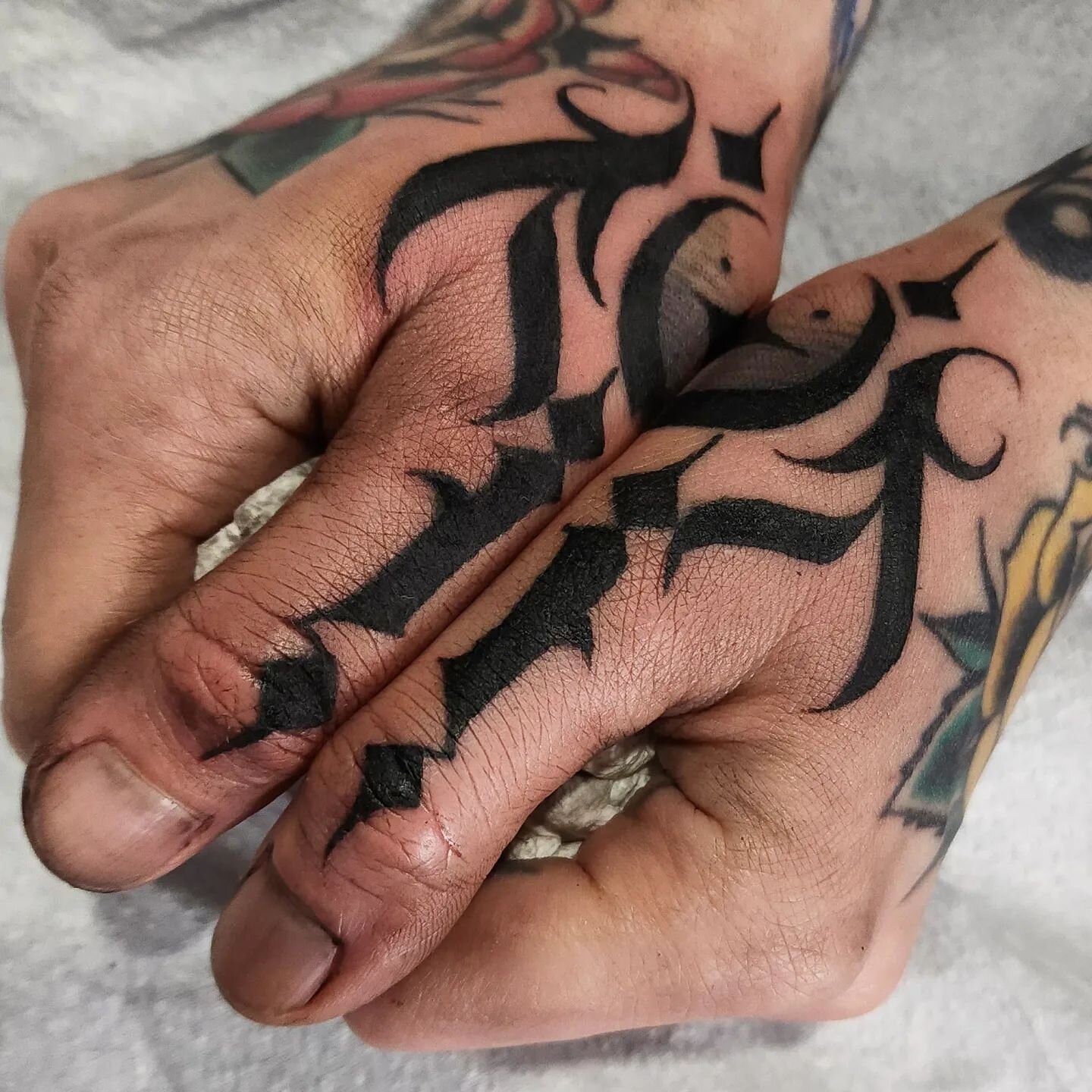 Don't use your thumbs just to scroll, drop a 👍 below! 

made by @iamkurseone 

email him directly to book!

#fortcollinstattooartist #lovelandtattoo #denvertattooartist #coloradotattooartist #coloradostateuniversity #horsetoothreservoir #csu #blackw