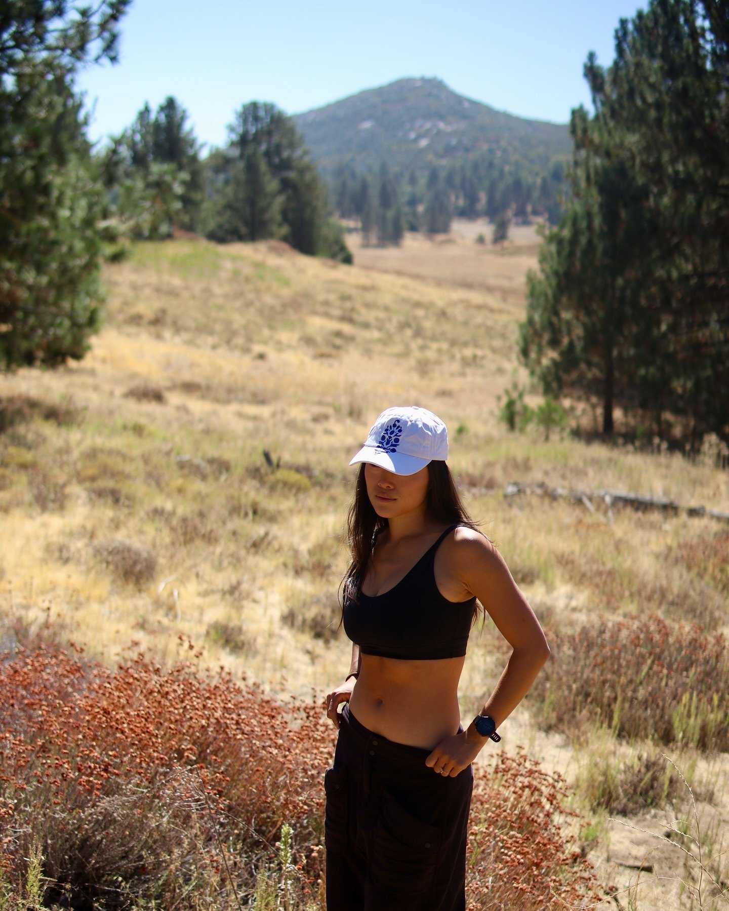 A day spent in the mountains is always a good one ⛰️🏞️

So excited for the upcoming (soon for us in So Cal!) fall season, and getting to pull out my jackets up in the mountains! My all time favorite is the Hit the Slopes Fleece (shown here in red) a