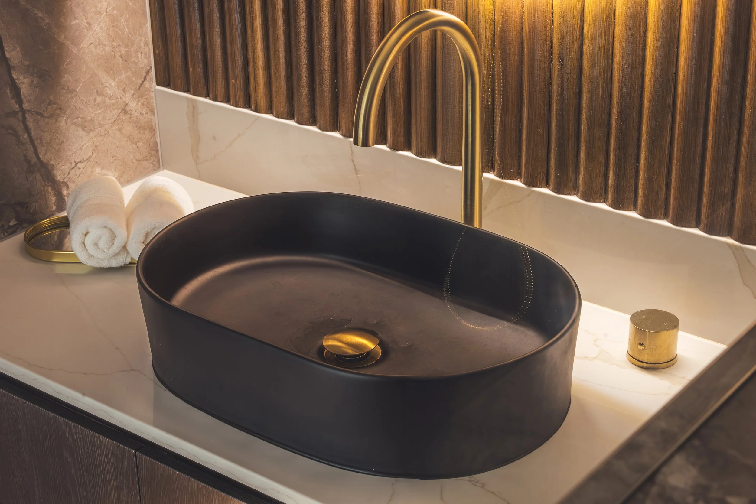 Copy of EcoVillas_Ensuite5.jpg