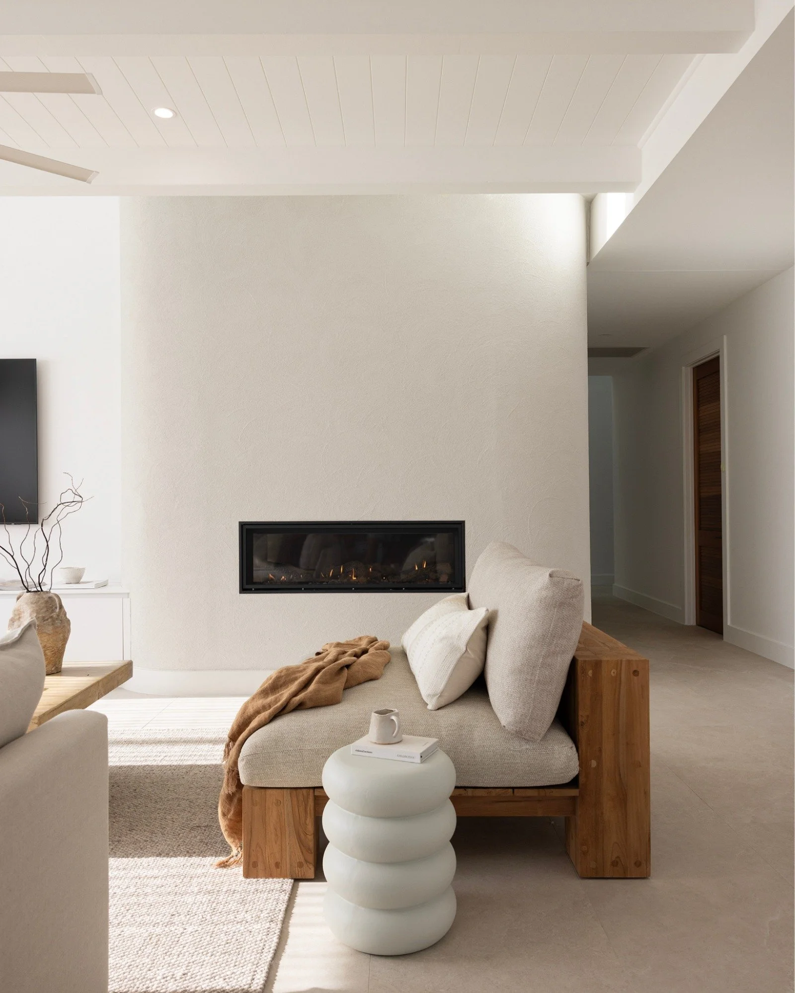 An ode to quiet living, expressed through texture, tone, and form. A space designed to feel calm, grounded, and beautifully intentional. 🌿

Ready to create a home that feels this considered? Let&rsquo;s begin.

Project: @solace.swr - a collaboration