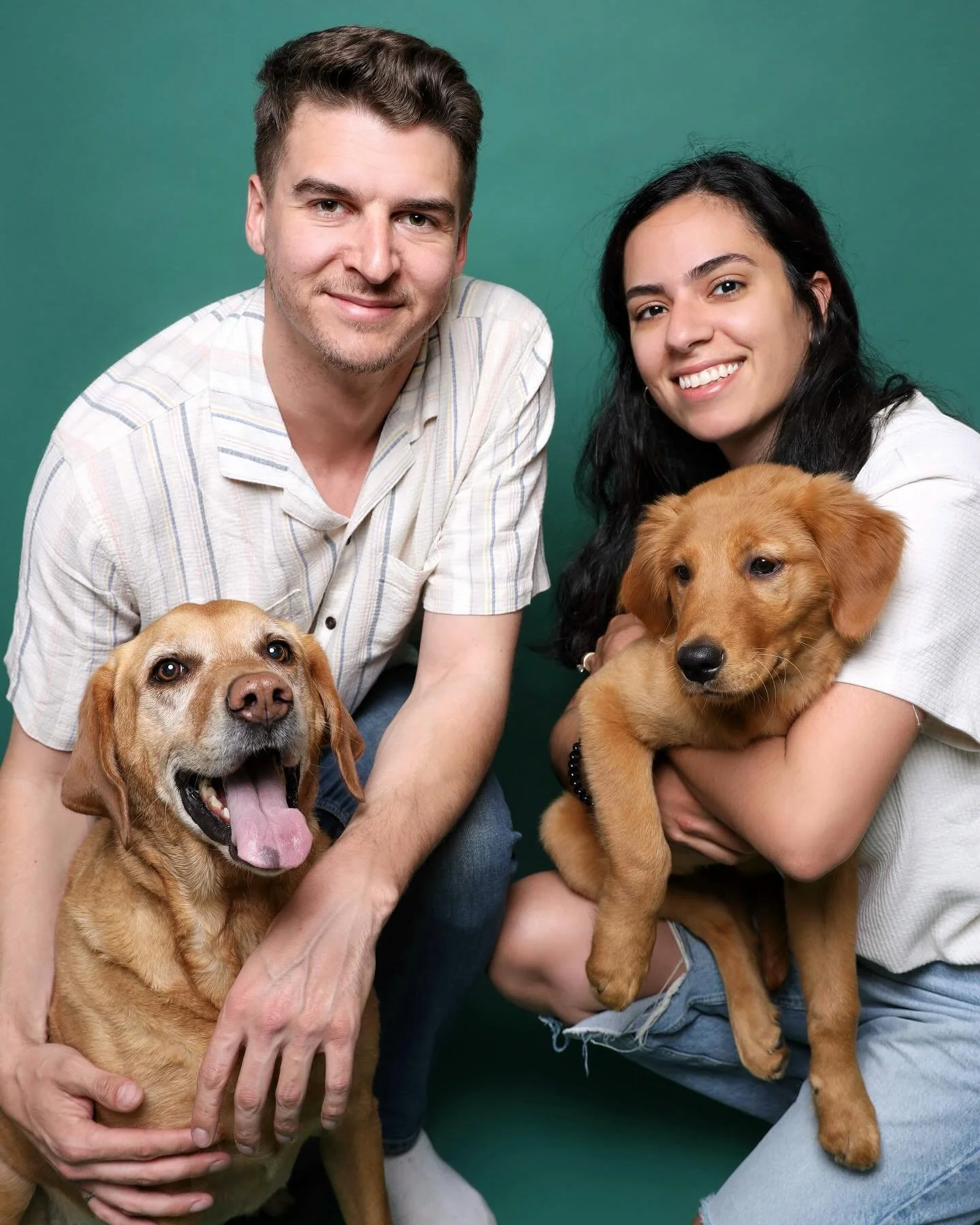It&rsquo;s not often that you get to roll out of bed and into an impromptu family photoshoot courtesy of the talented @mirunag from @shvrkstudio. What a perfect excuse to show off these pup shots and reintroduce our little West End fam!

🙋🏻&zwj;♂️ 