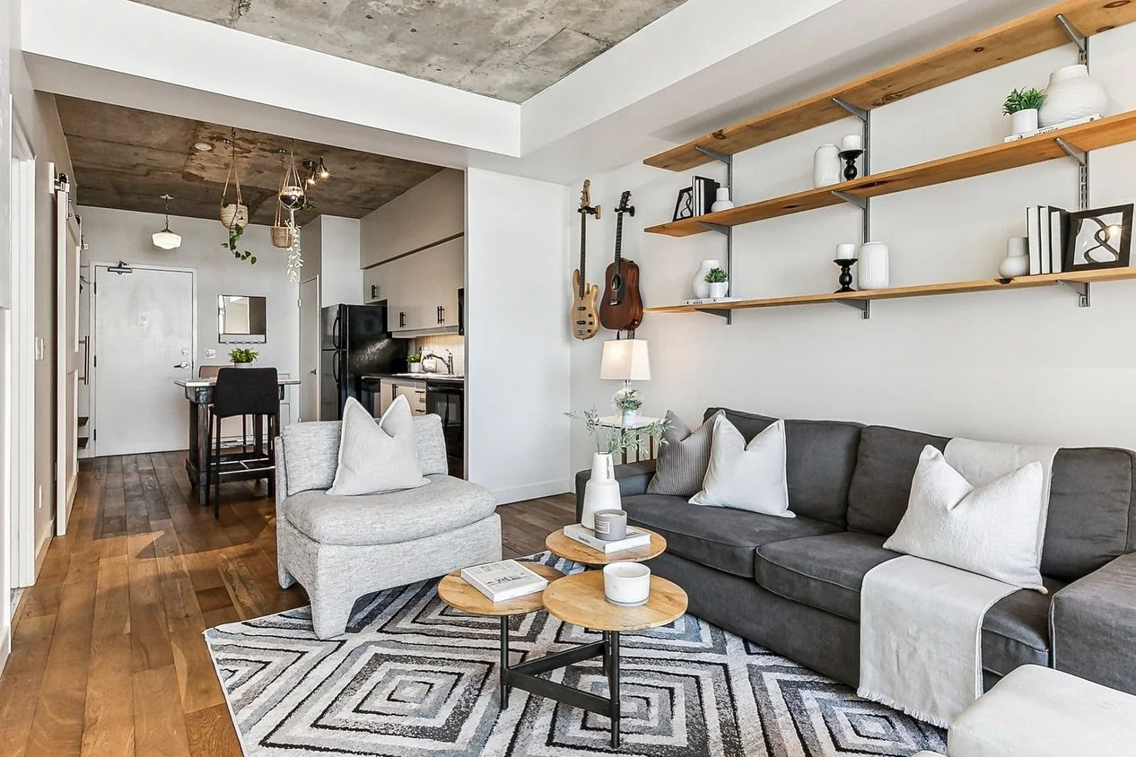 JUST LISTED UNDER $500K 🔥🔥🔥

📍 510-1375 Dupont Street
🏷️ $499,900
🛏️ 1+1 bed, nearly 700sqft
➕ 1 bath, 1 underground parking

Welcome to loft living on the edge of the Junction Triangle! This 1+1 (but functions like a true two) bedroom condo at