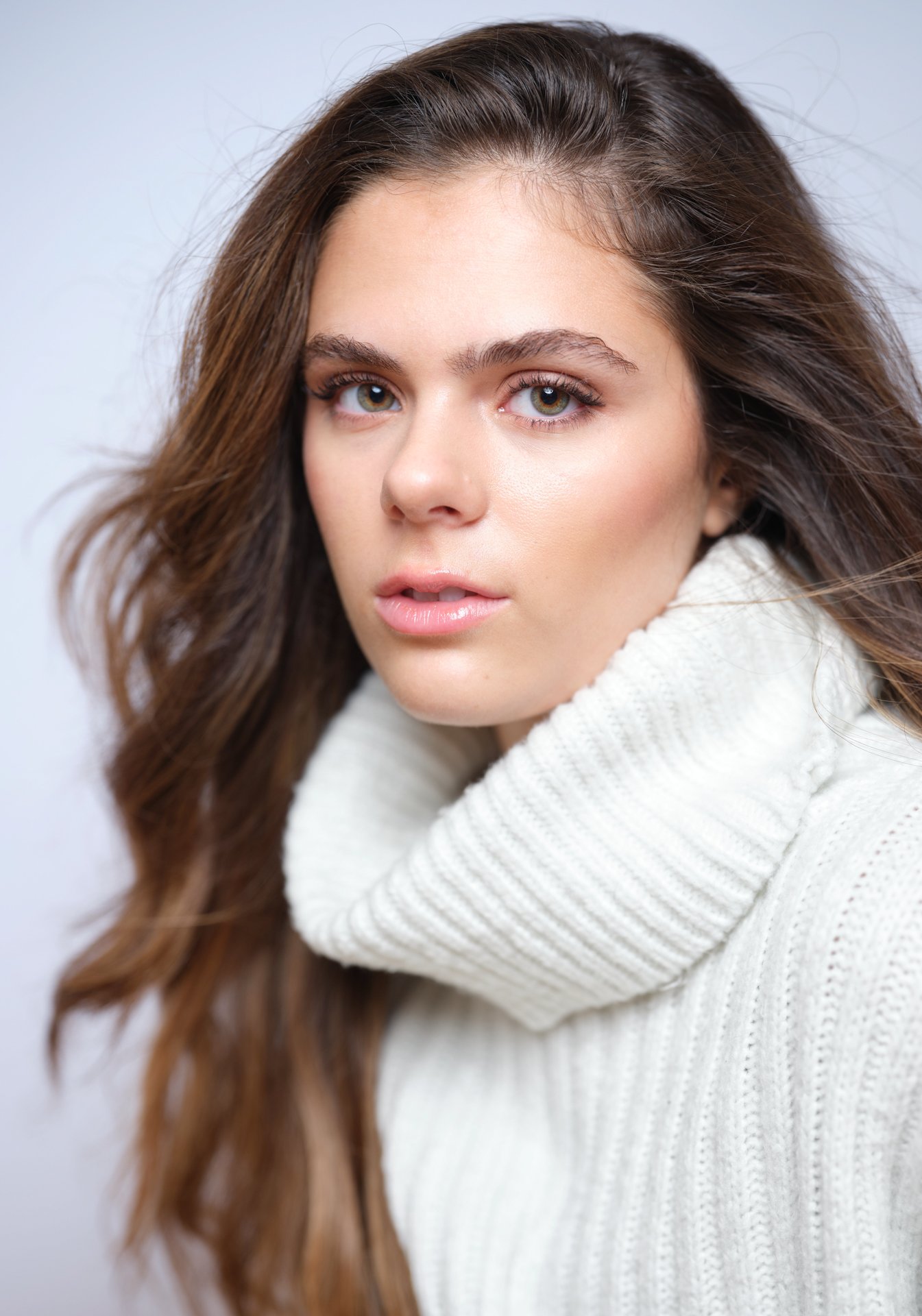 20241004 - Michela.pic studio sweater00121 copy.jpg