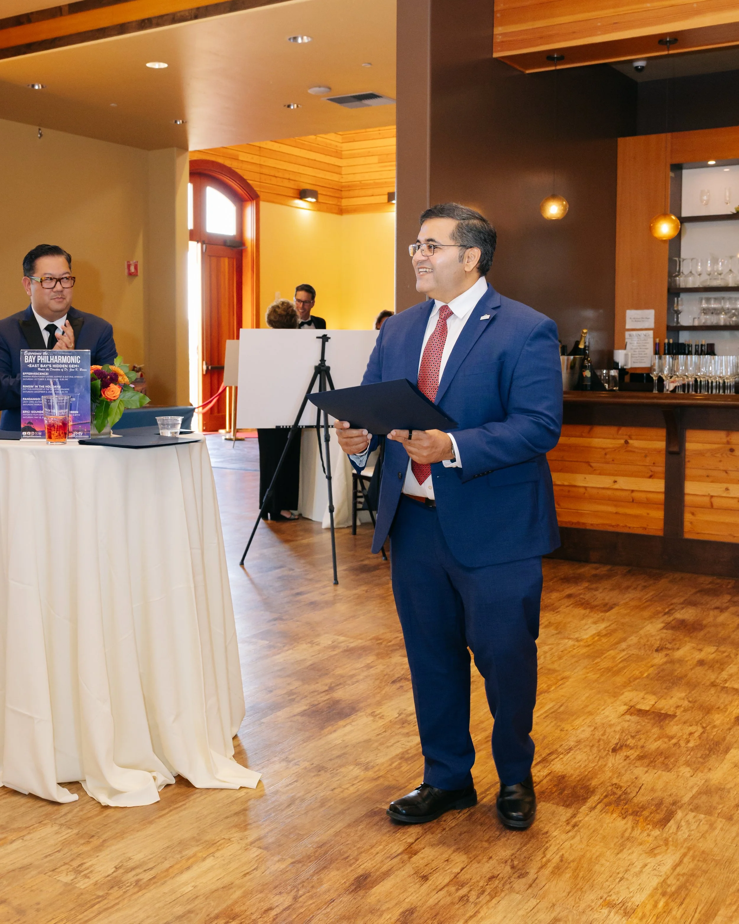 Raj Salwan Presenting Certificates (9).jpg