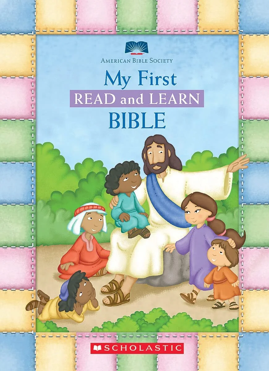 Portada del libro infantil 'My First Read and Learn Bible' con Jesucristo rodeado de niños en un entorno natural y un marco colorido decorativo.