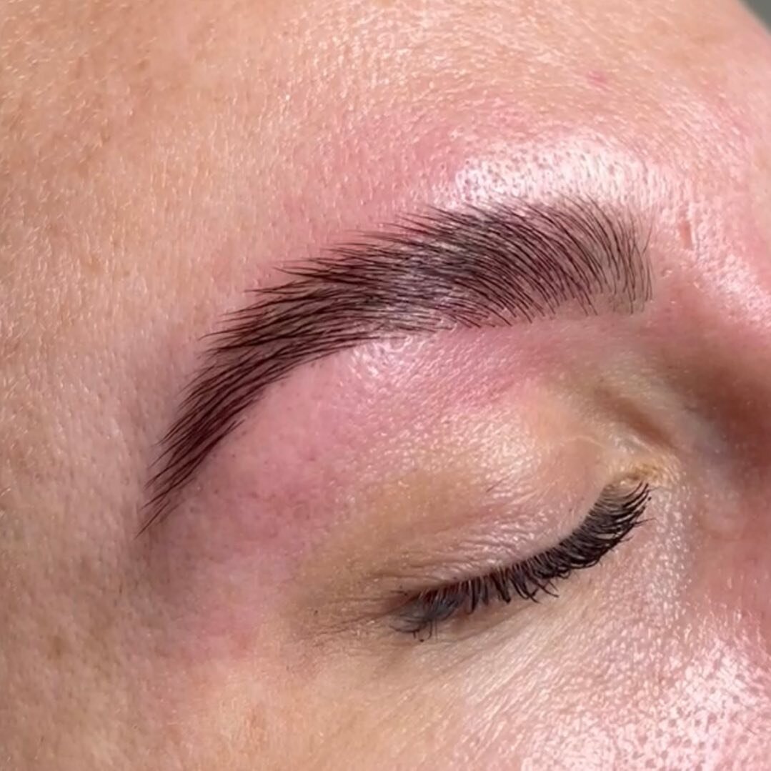 FULL EFFORTLESS BROWS 🤍
⠀⠀⠀⠀⠀⠀⠀⠀⠀
Custom Tint, Lamination &amp; Wax for our darling client. ✨
⠀⠀⠀⠀⠀⠀⠀⠀⠀
Our beautiful brow specialist Abby creates perfect brows by customising tint colours to match her client's completion. 
⠀⠀⠀⠀⠀⠀⠀⠀⠀
✦ DM us to book