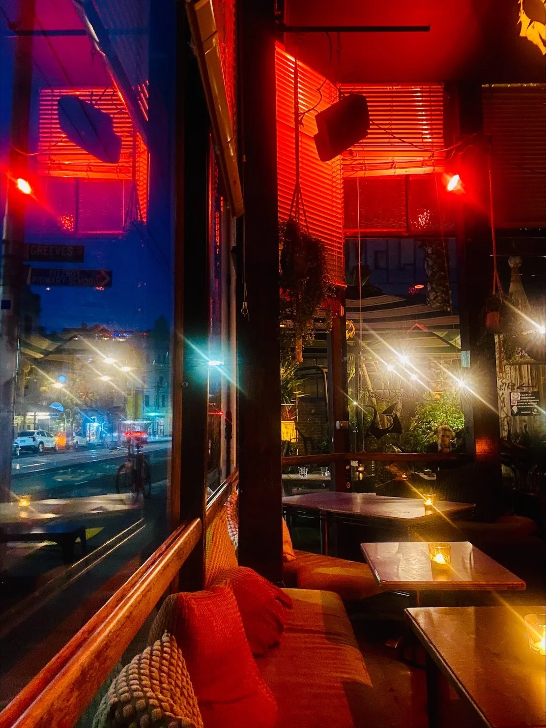 Melbourne on Point: Top 6 Bars, Cafés &amp; Restaurants to Visit