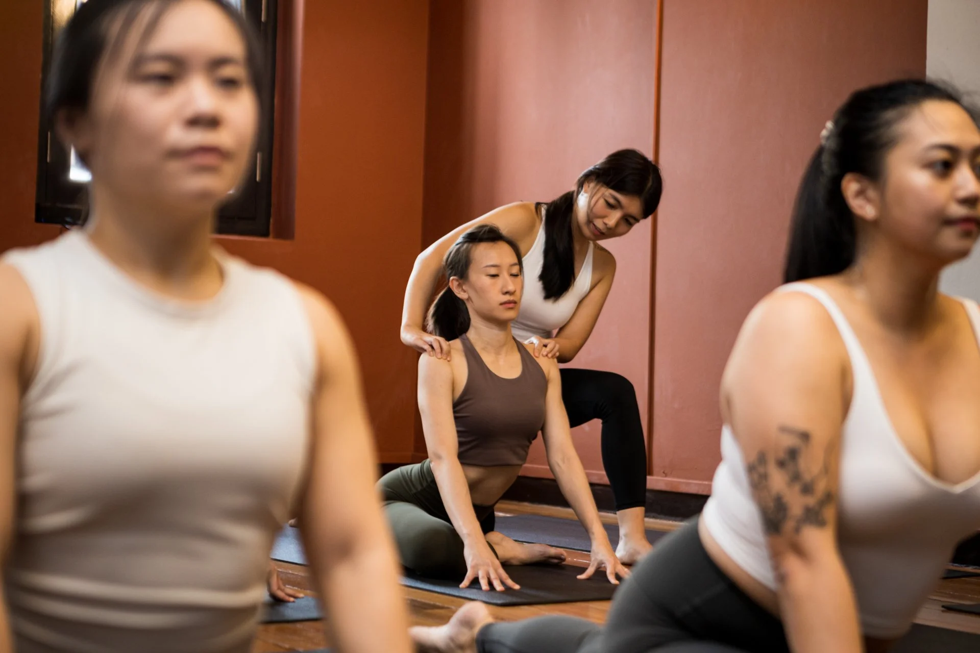 5 Yoga übungen Für Den Rücken 200-hour Yoga Teacher Training — Yoga+ Studio