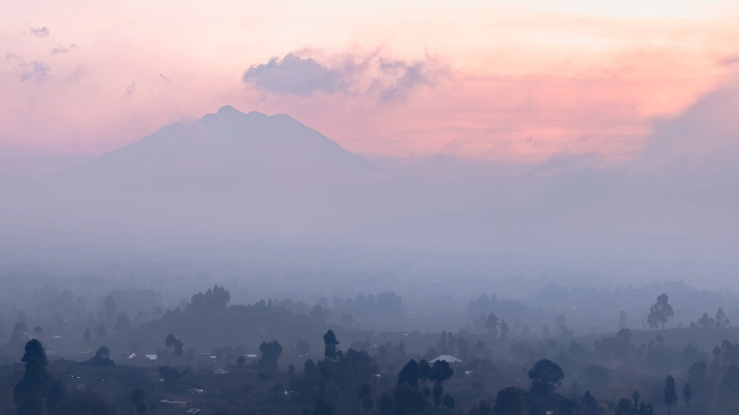 _H8A2625-Verbessert-NR_Wolken_Uganda_4.jpg
